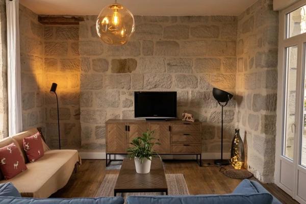 Vente                                                      Maison
                        
                     5 pièces                      105 m2                     à Brive-la-Gaillarde