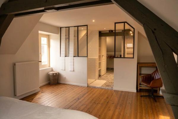 Vente                                                      Maison
                        
                     5 pièces                      105 m2                     à Brive-la-Gaillarde