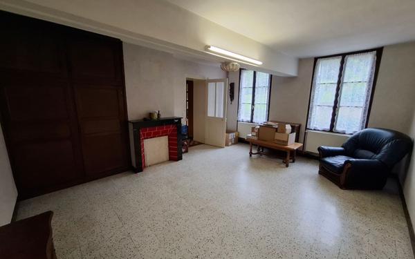 Maison à vendre    4 pièces •  Cuise-la-Motte