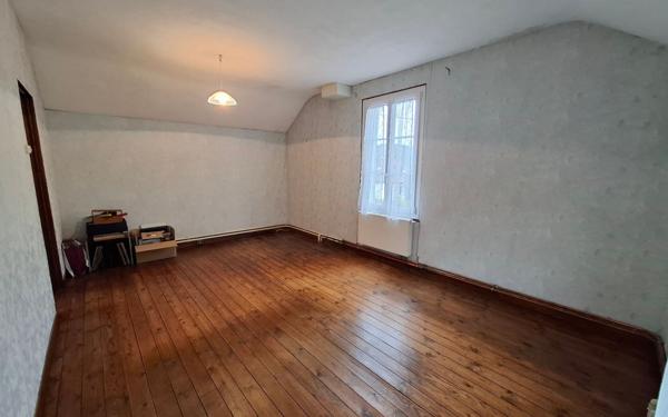 Maison à vendre    4 pièces •  Cuise-la-Motte