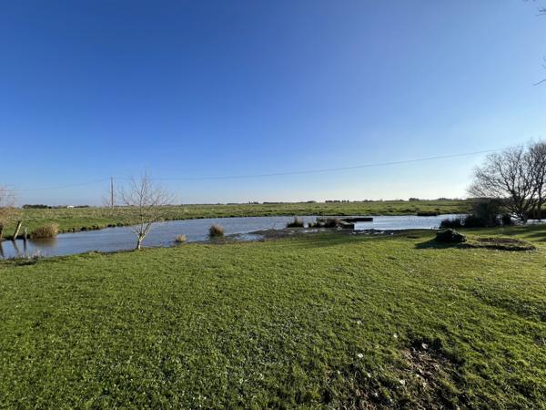 longère au coeur des marais sans vis à vis