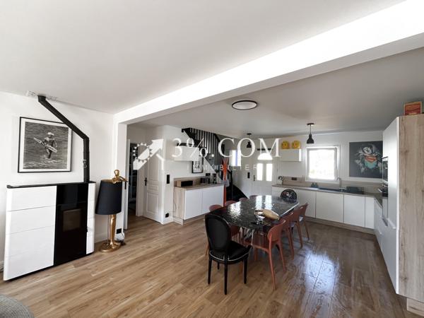 Maison 6 pièce(s) 4 chambre(s) 210 m²
