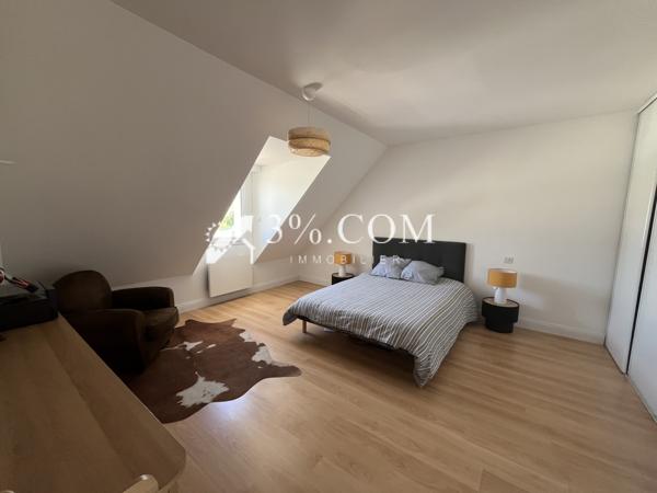 Maison 6 pièce(s) 4 chambre(s) 210 m²