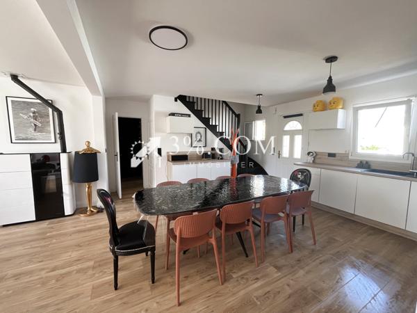 Maison 6 pièce(s) 4 chambre(s) 210 m²