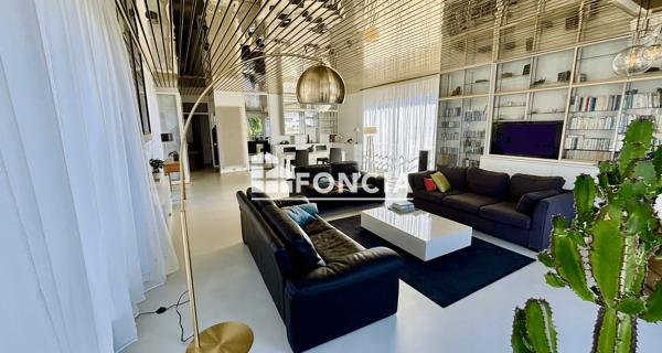 À vendre Maison 5 pièces 205 m² - Niort 79000