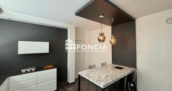 À vendre Maison 5 pièces 205 m² - Niort 79000