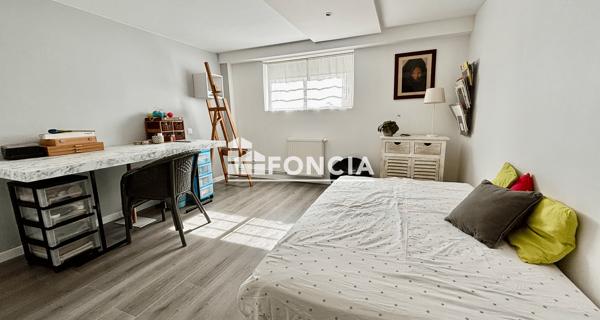 À vendre Maison 5 pièces 205 m² - Niort 79000