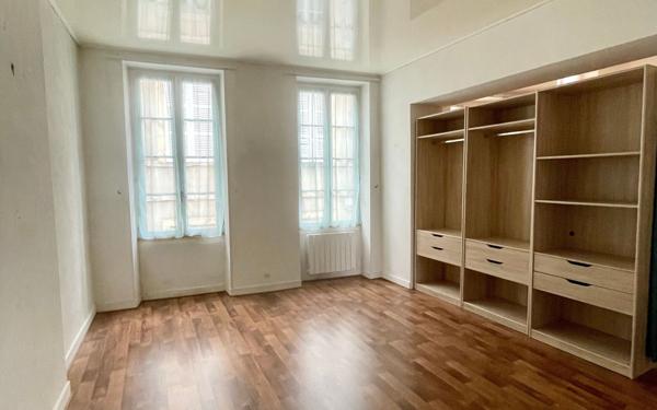 Appartement à vendre    6 pièces • 151 m2 Decize
