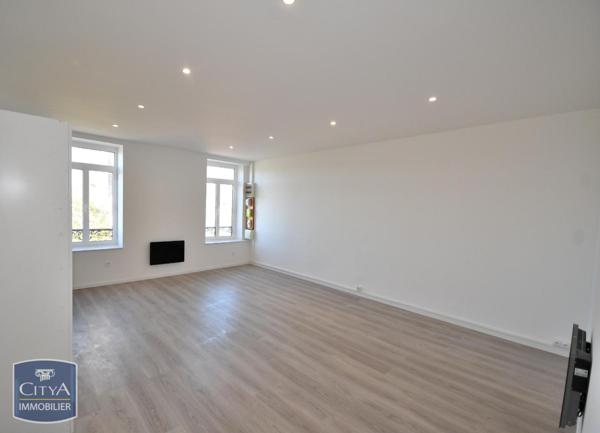 Appartement à louer 3 pièces 72.41m² Hautmont (59330)