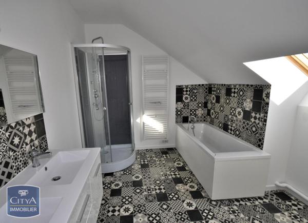 Appartement à louer 3 pièces 72.41m² Hautmont (59330)