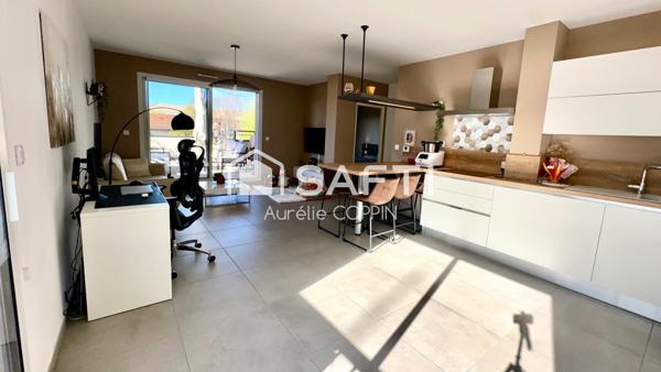 T3 récent avec terrasse et ascenseur – Tignieu