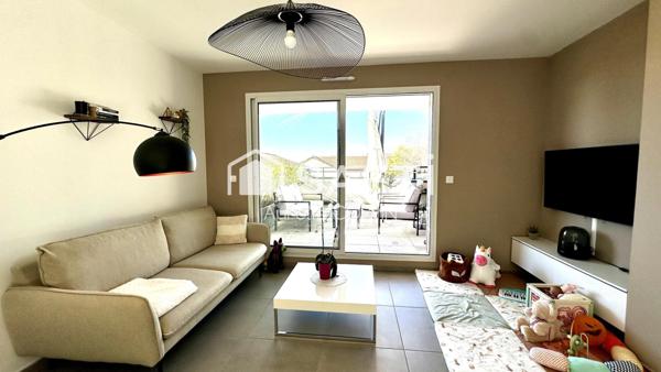 T3 récent avec terrasse et ascenseur – Tignieu