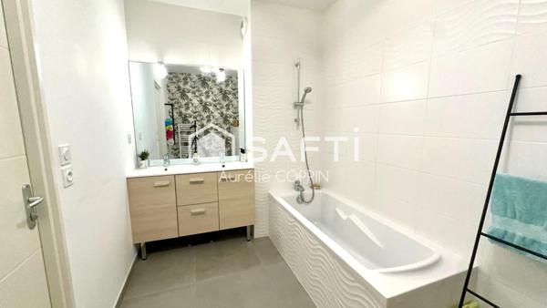 T3 récent avec terrasse et ascenseur – Tignieu