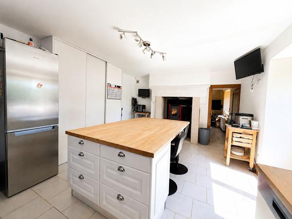 Maison en pierre 4 chambres avec terrain entre Bologne et Andelot - plus de 160m2