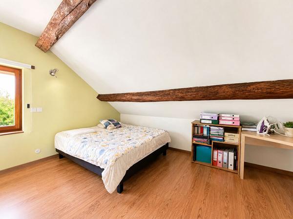 Maison en pierre 4 chambres avec terrain entre Bologne et Andelot - plus de 160m2