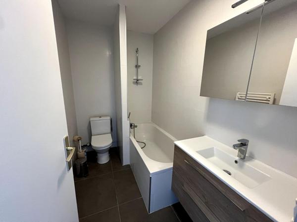 A LOUER : T1 à LILLE • • 795 € CC • Réf. 1476-1