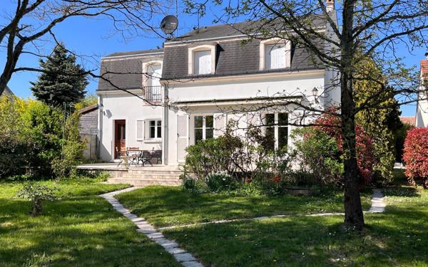 Maison à vendre    5 pièces • 177 m2 Saint-Denis-en-Val