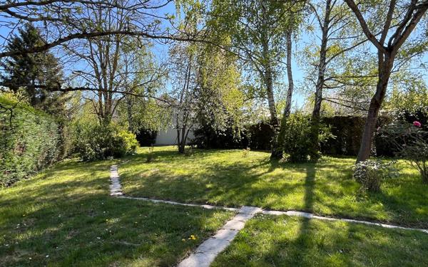 Maison à vendre    5 pièces • 177 m2 Saint-Denis-en-Val