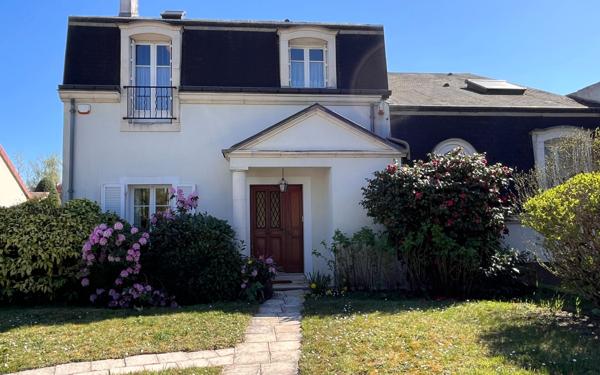 Maison à vendre    5 pièces • 177 m2 Saint-Denis-en-Val