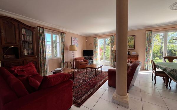 Maison à vendre    5 pièces • 177 m2 Saint-Denis-en-Val