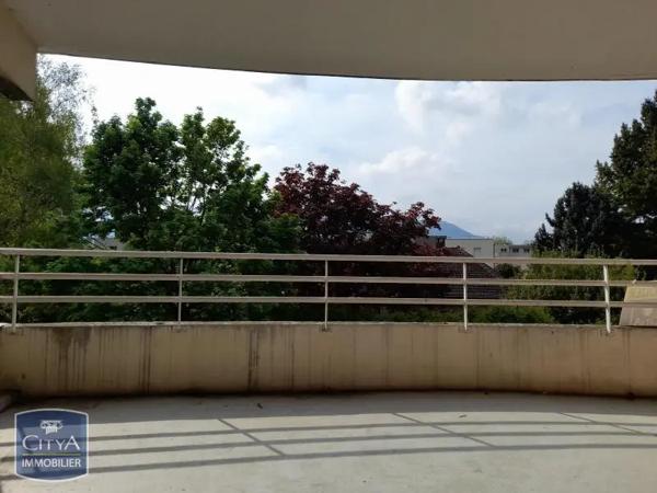 Appartement à louer 3 pièces 67.57m² Saint-Martin-d'Hères (38400)