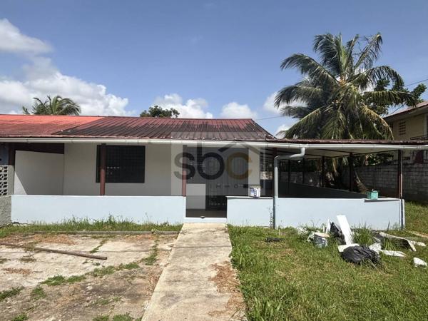 Opportunité investissement — CAYENNE 2 logements F3 indépendants (65 m² & 70 m²) sur grand terrain 764 m² Secteur Eau Lisette