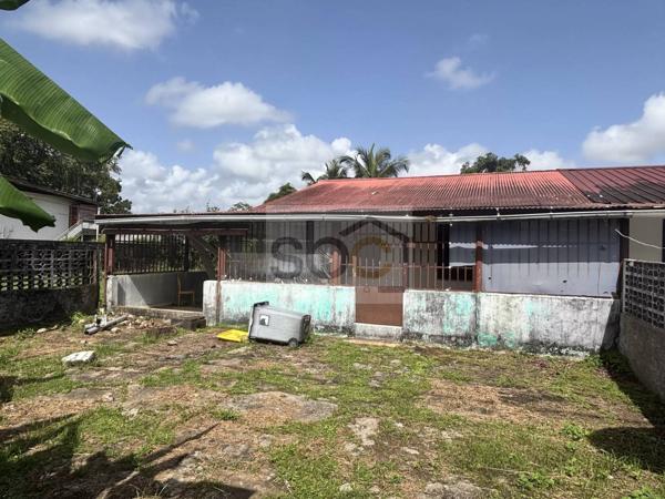Opportunité investissement — CAYENNE 2 logements F3 indépendants (65 m² & 70 m²) sur grand terrain 764 m² Secteur Eau Lisette