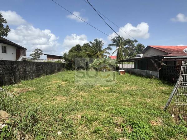 Opportunité investissement — CAYENNE 2 logements F3 indépendants (65 m² & 70 m²) sur grand terrain 764 m² Secteur Eau Lisette