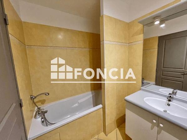 Location Studio 23.99 m² - 6-8 GRANDE RUE DES FEUILLANTS Lyon 69001