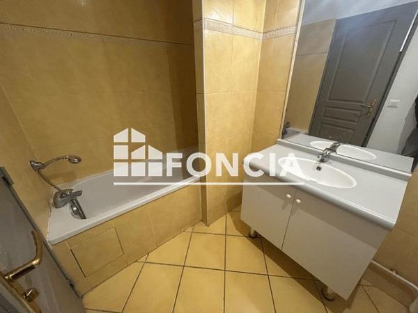 Location Studio 23.99 m² - 6-8 GRANDE RUE DES FEUILLANTS Lyon 69001