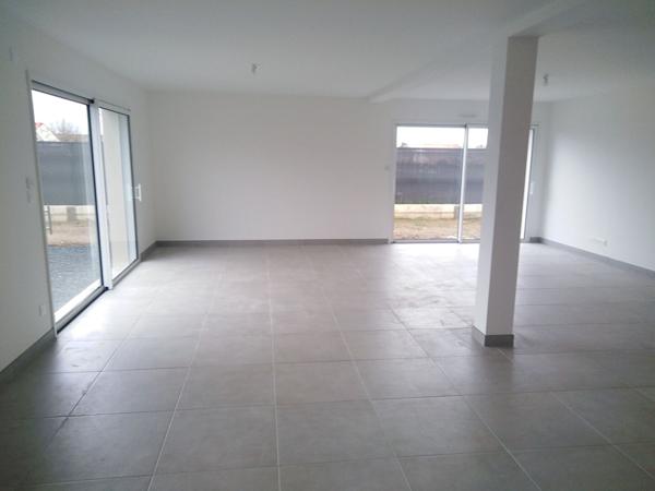 Maison NEUVE Normes PMR et RE 2020 à Echillais