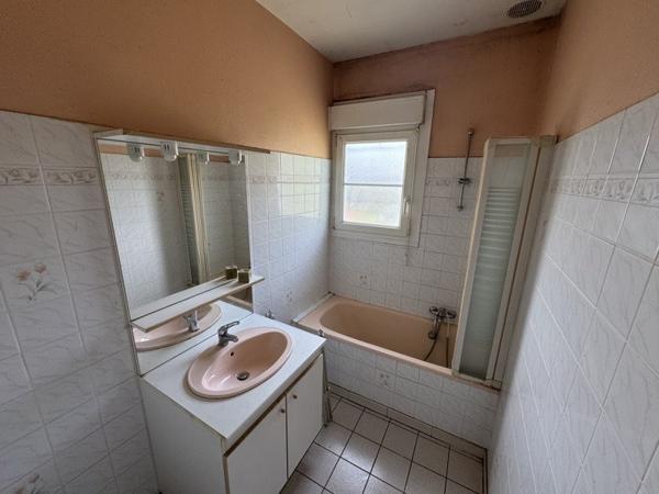 Maison à vendre 99 918 € Soyaux 5 p 104 m² DPE F