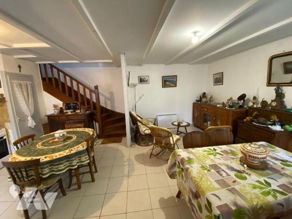 Maison à Vendre à Plouha (22580) en Côtes-d'Armor (22)

Cette maison d'une superficie de 67 m...