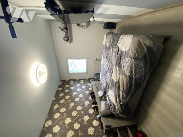 BEL APPARTEMENT 85 M2 AVEC TRANSPORTS ET TOUS COMMERCES A PROXIMITE