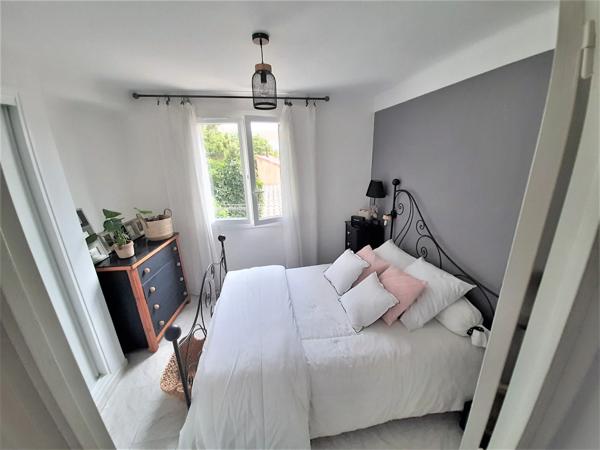 Dpt 13, à MARTIGUES Jonquières appartement T3 balcon