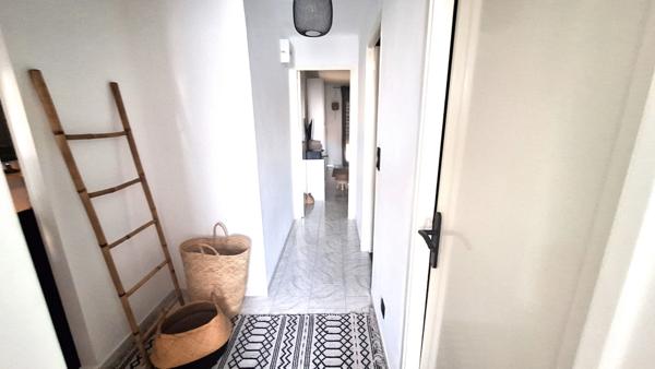 Dpt 13, à MARTIGUES Jonquières appartement T3 balcon