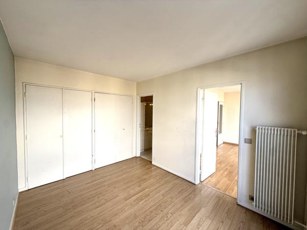 Argenteuil (95100) Appartement 2 Pièces avec parking, cave à 10 min Ligne J