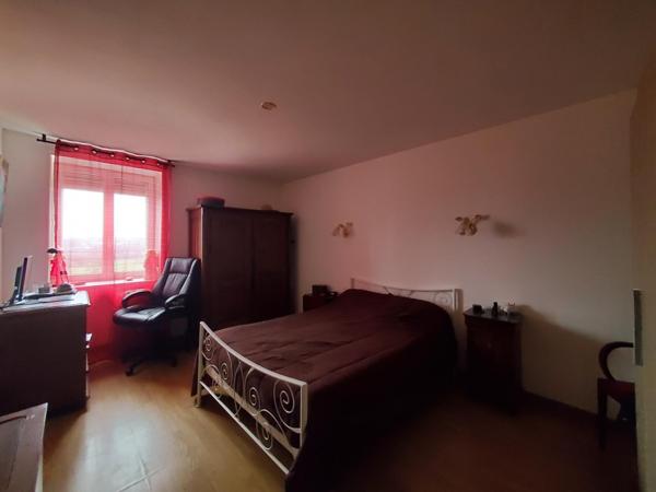 Maison en pierre T5 proche de toutes commoditée dans une impasse sans vis à vis avec une vue panoramique