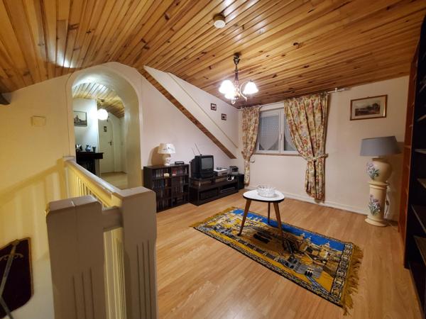 Maison en pierre T5 proche de toutes commoditée dans une impasse sans vis à vis avec une vue panoramique