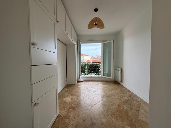 Appartement T2, rénové, centre ville