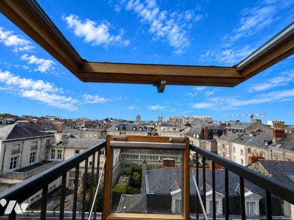 ANGERS PLACE DU LYCEE APPARTEMENT EN DUPLEX DE PLUS DE 205 M² AVEC CAVE, GRENIER ET GARAGE