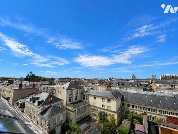 ANGERS PLACE DU LYCEE APPARTEMENT EN DUPLEX DE PLUS DE 205 M² AVEC CAVE, GRENIER ET GARAGE