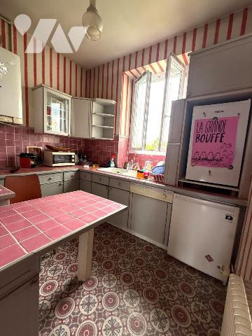 ANGERS PLACE DU LYCEE APPARTEMENT EN DUPLEX DE PLUS DE 205 M² AVEC CAVE, GRENIER ET GARAGE