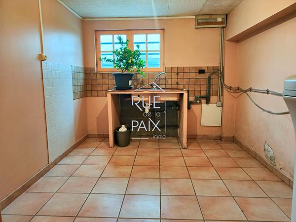 86130 SAINT GEORGES LES BAILLARGEAUX Pavillon sur SOUS-SOL total - 95m² - 983m² de terrain.