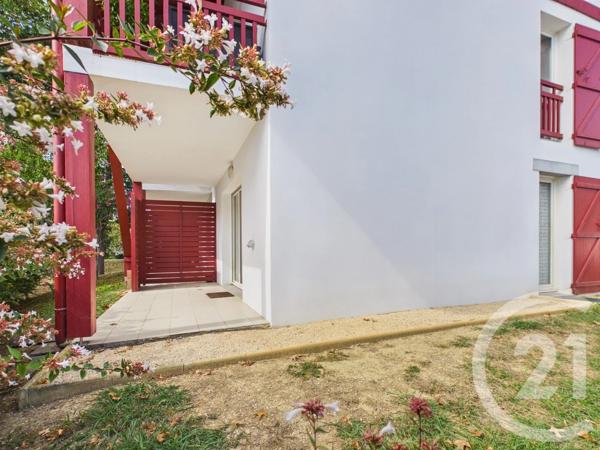 Appartement F3 à vendre  3 pièces - 61,40 m 2   LARRESSORE  - 64