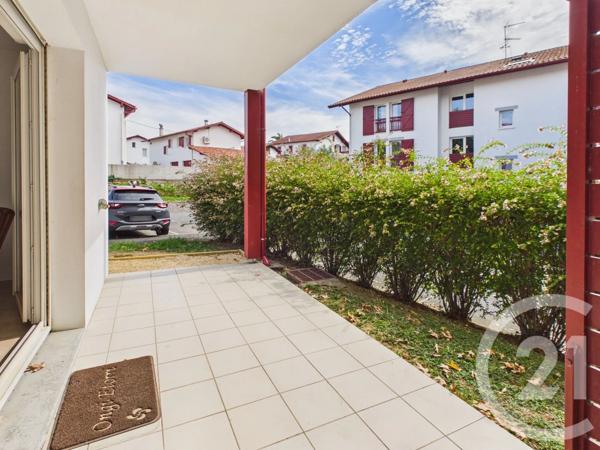 Appartement F3 à vendre  3 pièces - 61,40 m 2   LARRESSORE  - 64