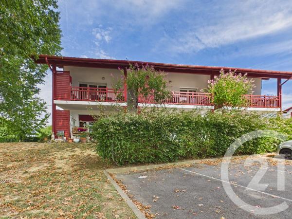 Appartement F3 à vendre  3 pièces - 61,40 m 2   LARRESSORE  - 64