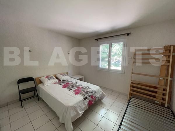 PROPRIETE DE 340m² + DEPENDANCES SUR TERRAIN DE 8 HECTARES 