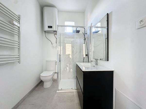 Secteur Blanc Seau : Maison 5 pièces, petit extérieur, entièrement rénovée.
