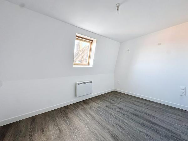 Secteur Blanc Seau : Maison 5 pièces, petit extérieur, entièrement rénovée.